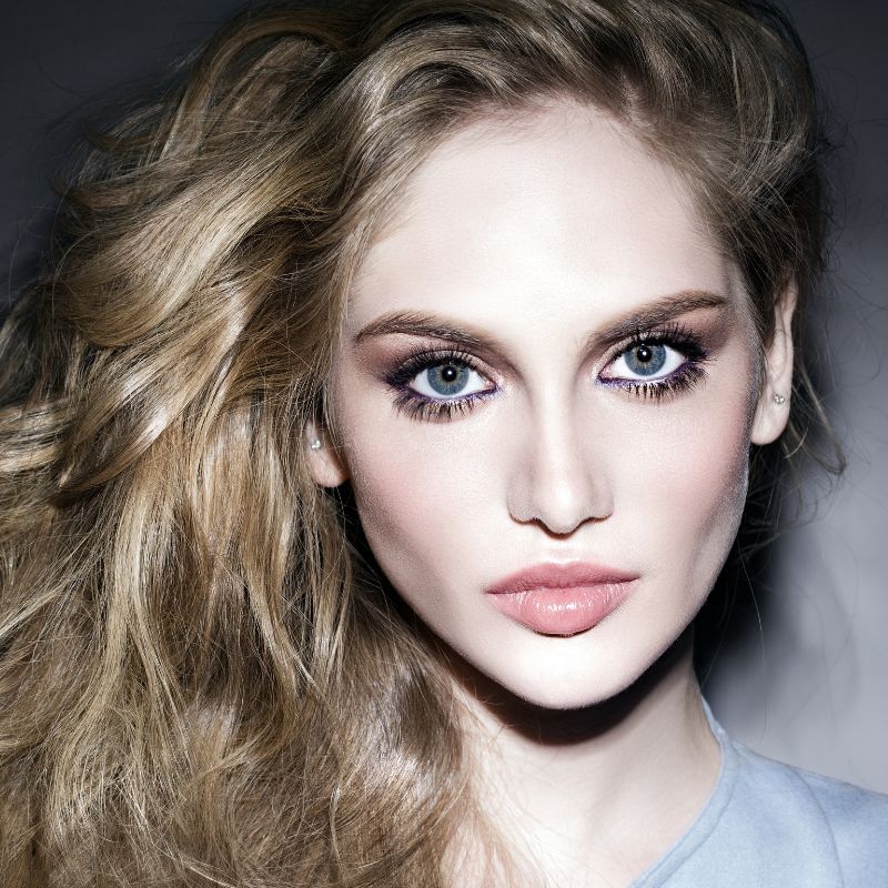 Woman with hollowed cheeks