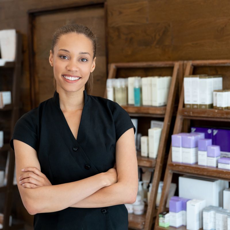 esthetician in the spa